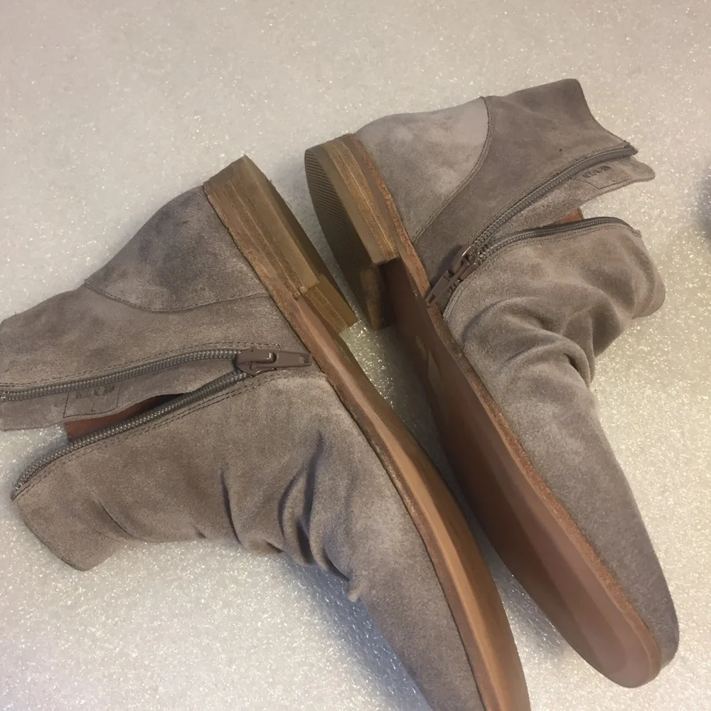 Jeffrey Campbell gray suede Ankle Boot size 7